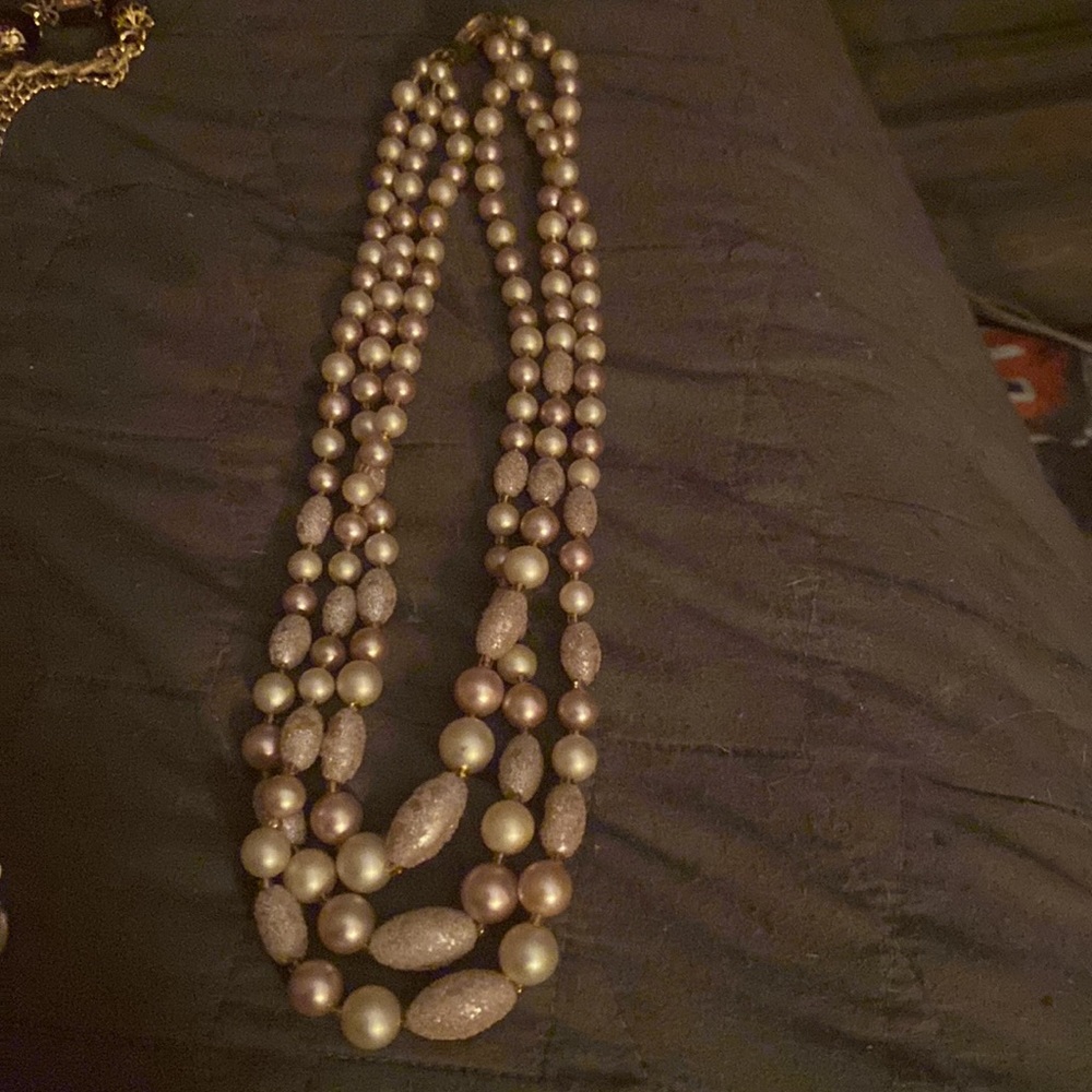 Necklaces - Picture 2 of 6